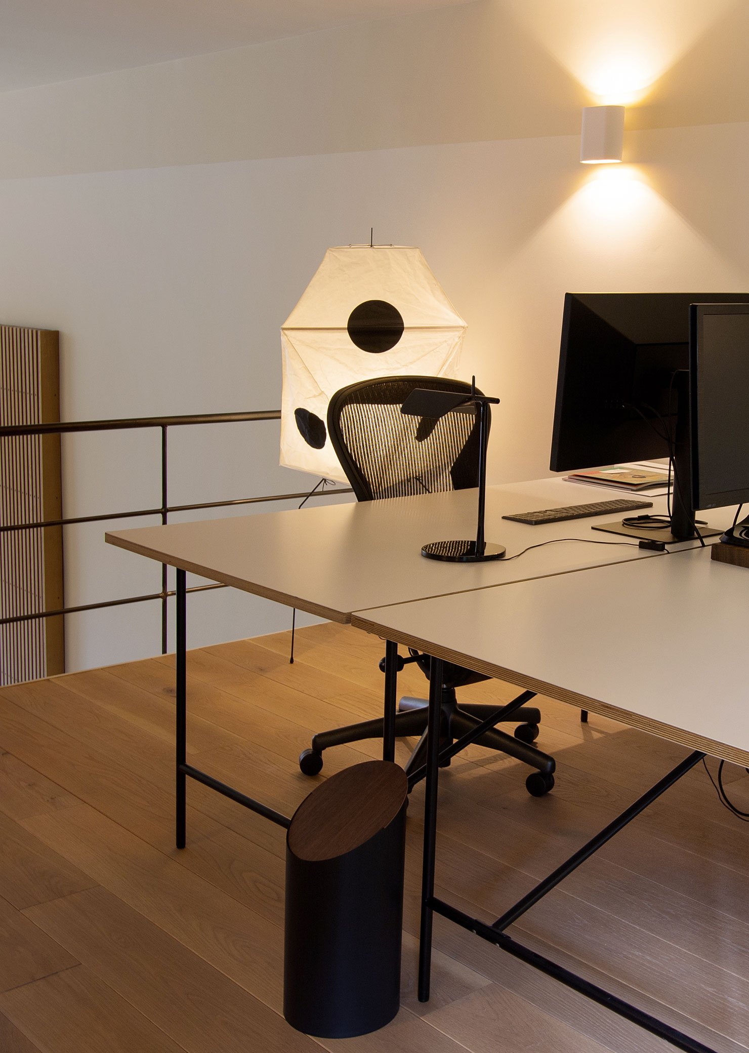 2nd_Floor_Desk